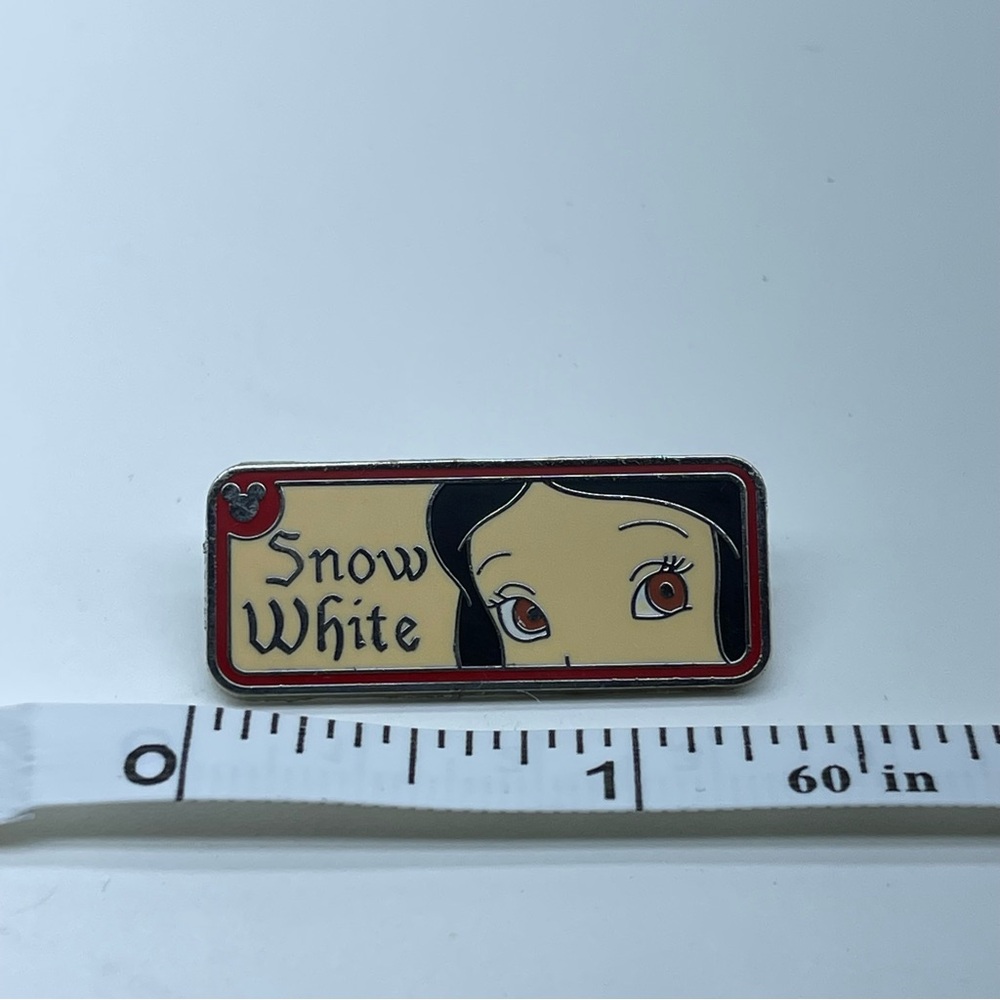 Disney Trading Pin Snow White Hidden Mickey Princess Rear View Mirror Disneyland - Picture 3 of 4